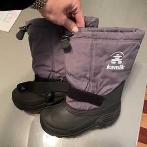 Kamik boys snow boots size 2